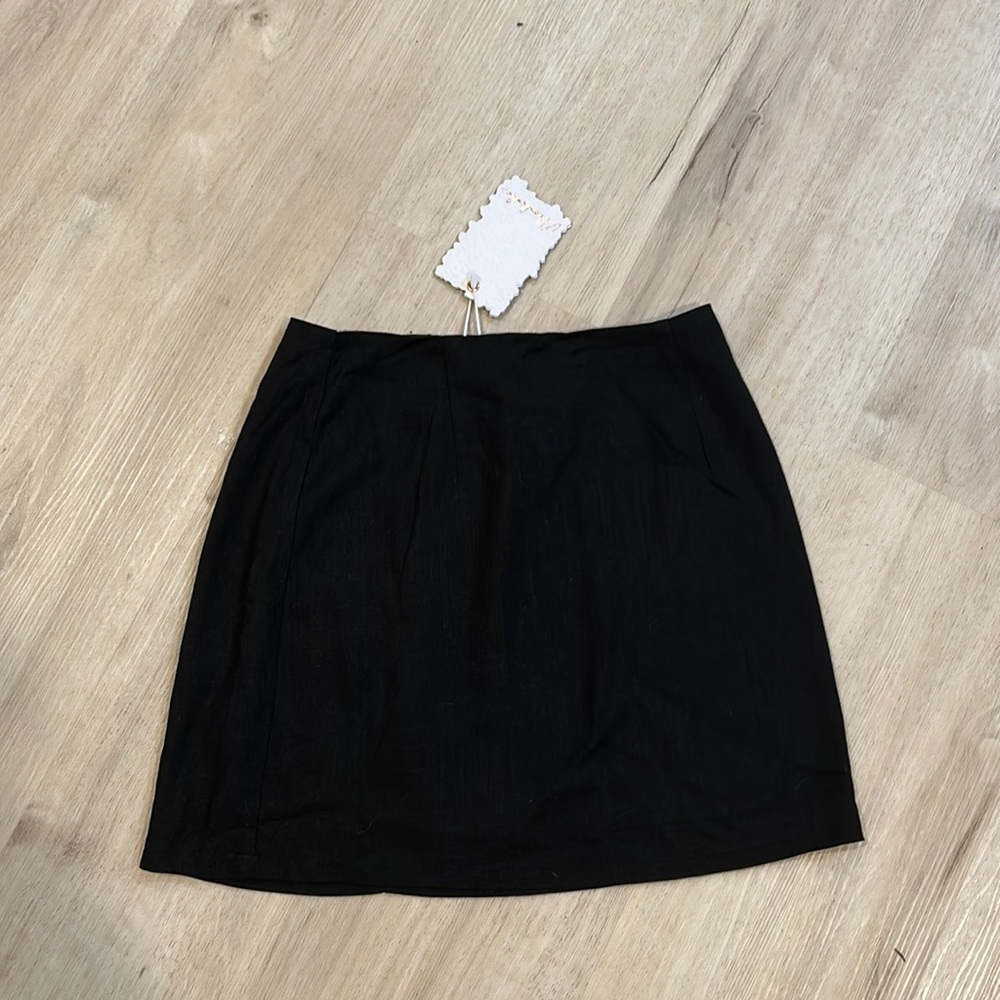NAT Mooloola black camilla linen mini skirt